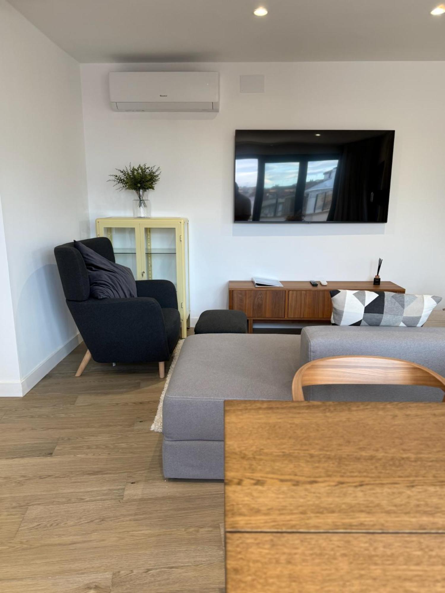 Apartamentos Mlc Ciudad De Linares Linares  Eksteriør bilde
